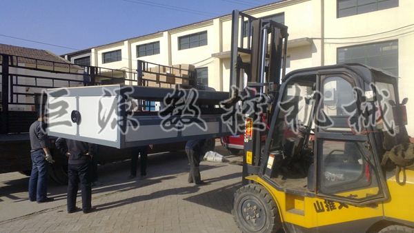 泡沫切割機-發貨